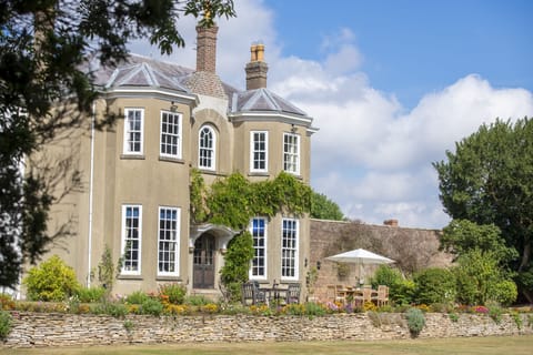 Upper Helmsley Hall, Nr York: A handsome blend of Georgian and Victorian architecture, with tennis courts