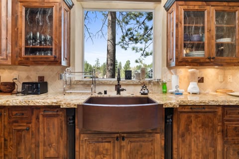 Kitchen - Fully equipped kitchen