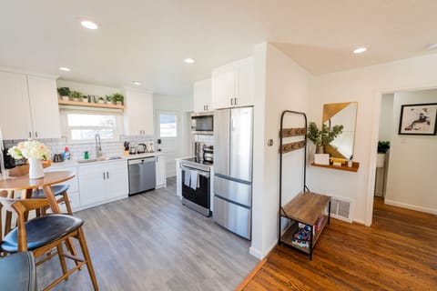 Open air kitchen/living room