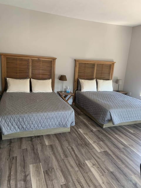 Two queen beds