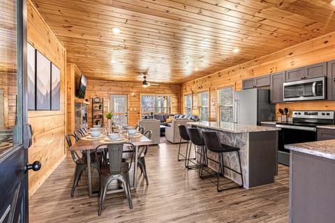 Welcome to your Smoky Waters Lodge vacation - we have thought of everything for you including the best of the best in our digital guidebook.