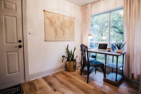 Adorable workspace. "Work from Home” here!!