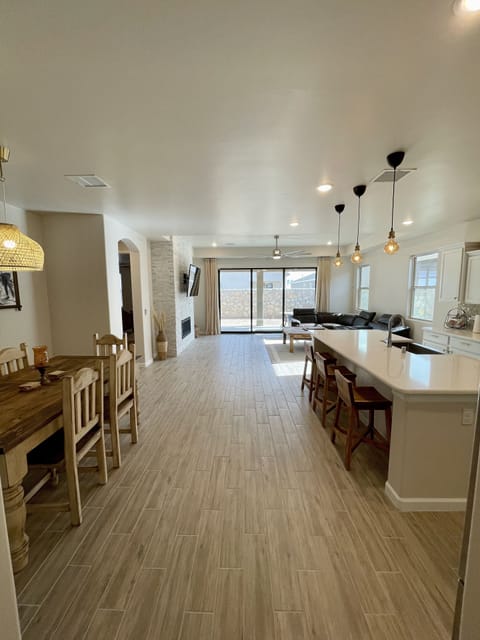 Open area perfect for entertaining family and friends