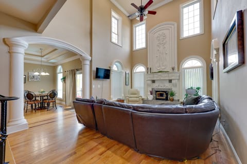 Hot Springs Vacation Rental | 7BR | 6.5BA | 2-Steps to Enter | 6,000 Sq Ft