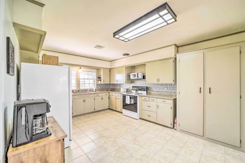 Kitchen | Coffee Maker | Toaster | Blender