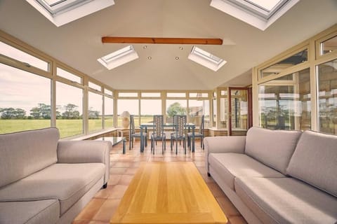 Cheviot View, North Sunderland - Host & Stay