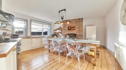 Peacock House, Tynemouth - Host & Stay