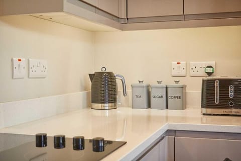 Sunflower Cottage, Seahouses - Host & Stay