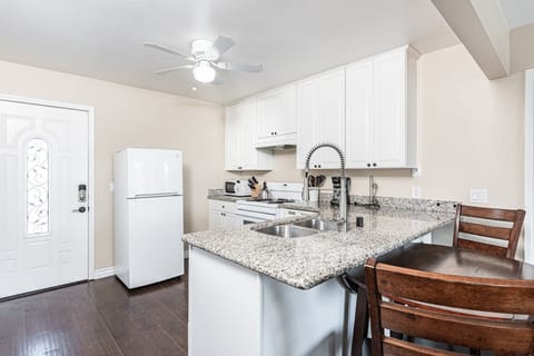 Guests must supply their own food, drinks (including coffee), spices, condiments, etc.