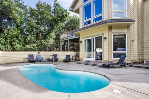 Private pool