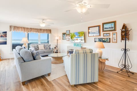 Ocean views from the spacious Living Area.