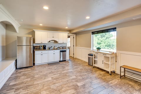 Kitchenette | Keurig Coffee Maker