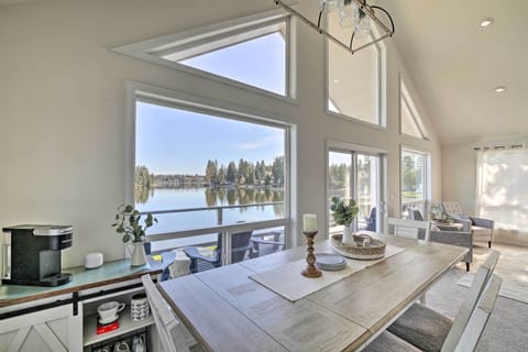 Dining Area | Coffee Station w/ Keurig Coffee Maker