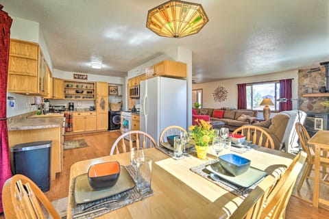 Dining Area | Kitchen | Ice Maker
