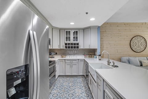 Beautifully updated kitchen