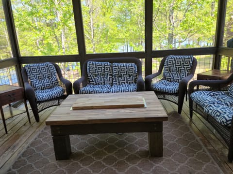 Screened porch that feels like a treehouse