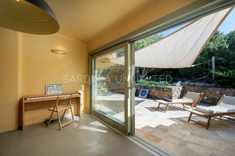 Balcony / Terrace / Patio, Main Entrance, Outdoor