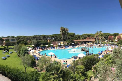Holiday Home Swimming Pool
