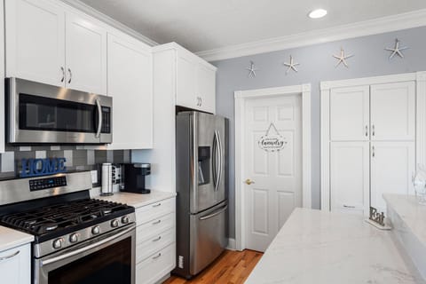 BP99: Chasing Tides | Mid Level Kitchen