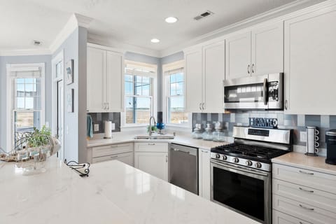 BP99: Chasing Tides | Mid Level Kitchen