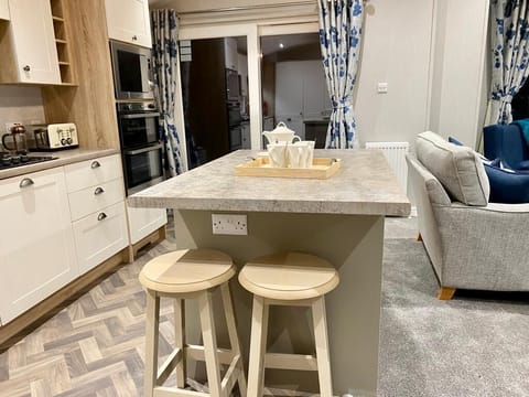 Breakfast bar. Ideal for a quick meal before leaving to explore