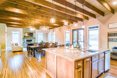 Main Living room and Dining Table