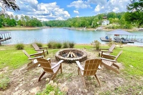 Fire https://uc.orez.io/i/e89c8839f48chttps://uc.orez.io/i/d5aa52d79e7441dbb092cc139a9ff442-Medium444b9b37b9c32026f98d-MediumPit in Backyard.