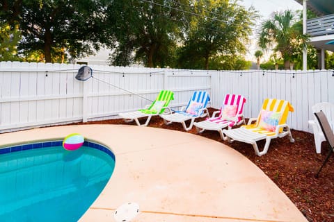 Private Pool, Fenced and in Front yard. Pool Heat Available