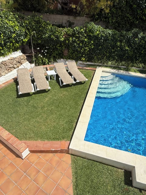 Large completely private 6 meter pool.