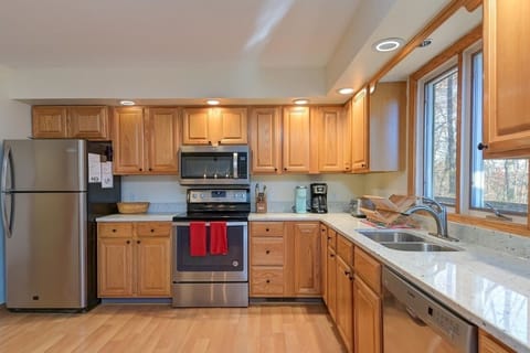 Granite countertops too