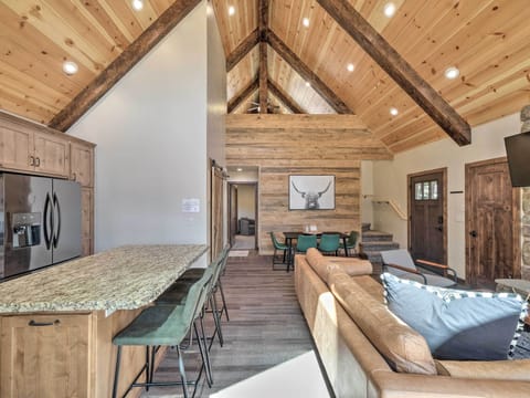 Great Room | Free WiFi