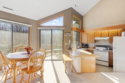 Dining table, kitchen, island seating