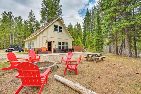 Darby Vacation Rental | 2BR | 1.5BA | Step-Free Entry | 1,022 Sq Ft