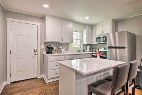 Kitchen | Toaster | Keurig Coffee Maker w/ K-Cups | Spices