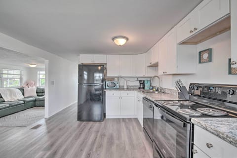 Fully Equipped Kitchen | Dishware & Flatware