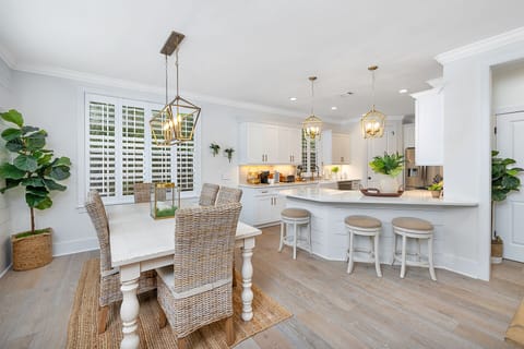 Dining area with breakfast bar