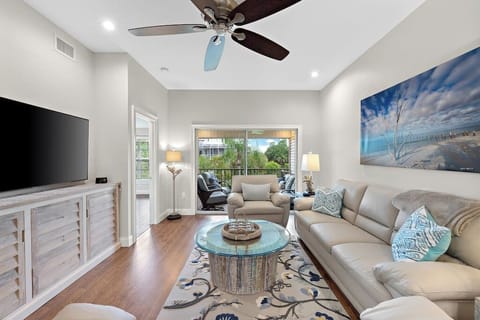 Cozy up with plush leather seating and Samsung TV!