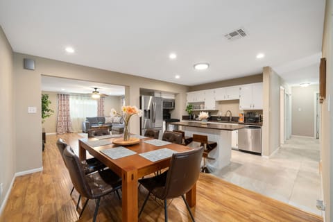 Dining/Kitchen
