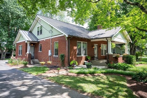 This home has a shared driveway with the neighboring home.