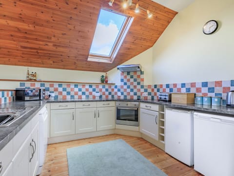 Kitchen area | The Granary - Oldiscleave Farm Cottages, Bideford