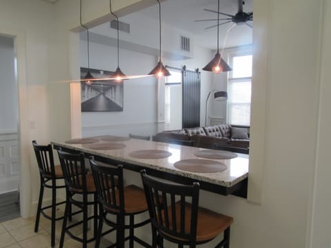 Brunch Bar/ seating 7
