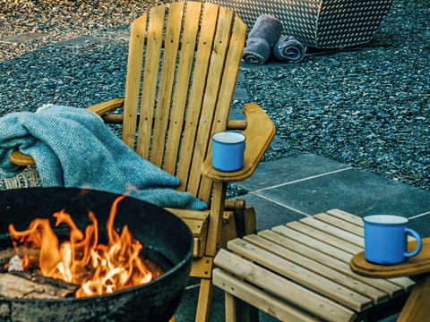 Sitting-out-area | Coopy Corner - Kernow Retreats, Milton Abbot, near Tavistock