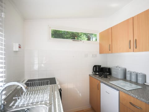 Kitchen | Chalet 20, Tywn