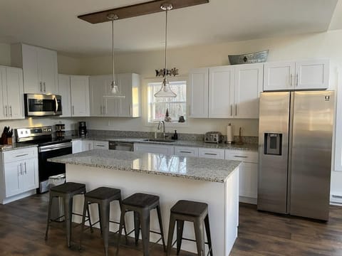 Beautiful kitchen, everything is well labelled 