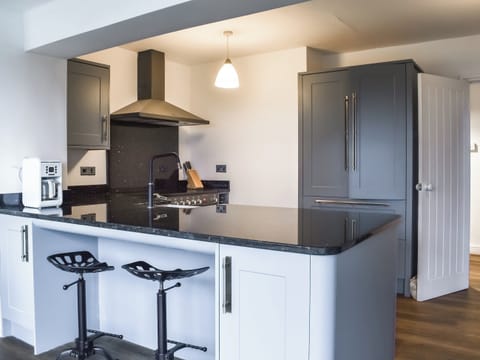 Kitchen | Greenacres, Treburrick near Porthcothan Bay