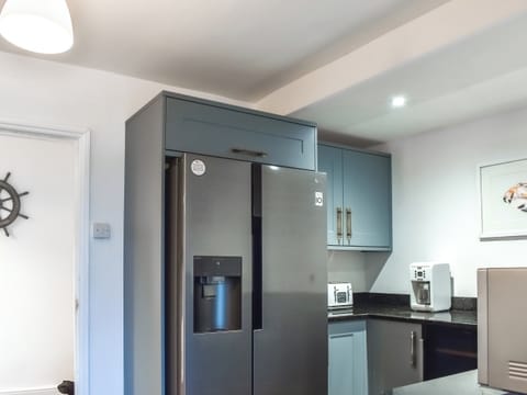 Kitchen | Greenacres, Treburrick near Porthcothan Bay