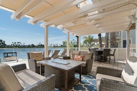 Chat style table with fire pit