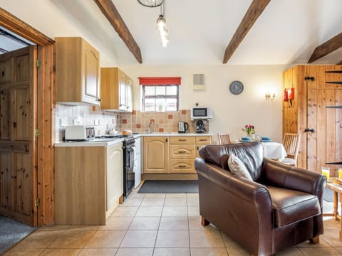 Kitchen area | Owl&rsquo;s Roost - Holly Hedge Farm, Holly Hedge Farm