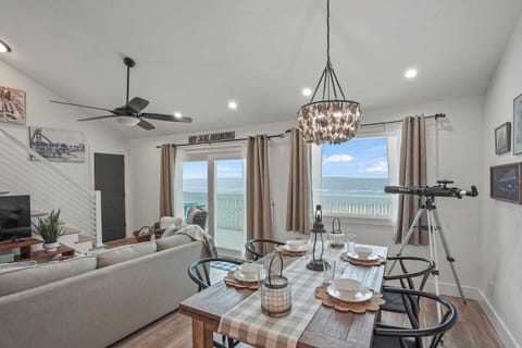 Breath taking views in the comfort of our opem concept living/kitchen area