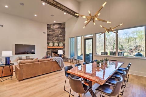 Heber Springs Vacation Rental | 5BR | 5.5BA | 3 Entry Steps | 3,500 Sq Ft